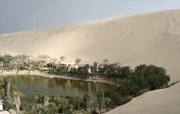 viajar en familia a la Laguna de Huacachina
