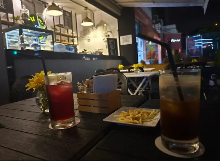 11-11 CAFÉ