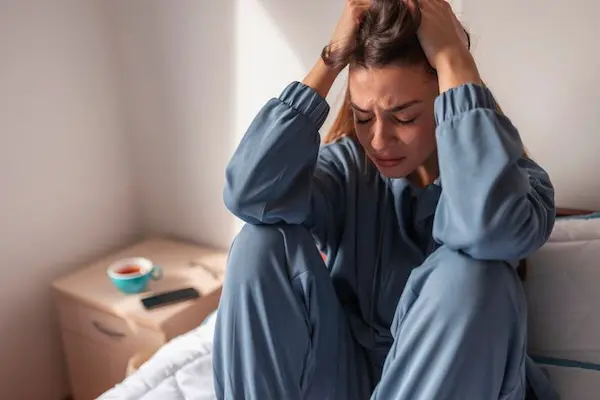 Principales causas del desgaste mental en la vida moderna