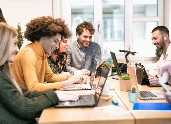 como hacer amigos en el trabajo relaciones laborales compañeros oficina comunicación