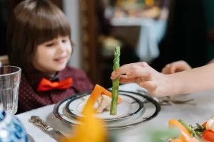Qué son los hábitos saludables para niños y por qué influyen en su desarrollo